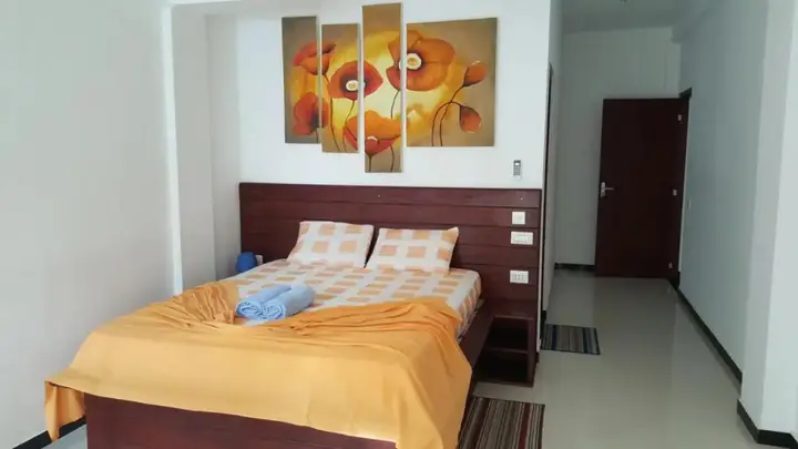 Хиккадува: The Den Guest House