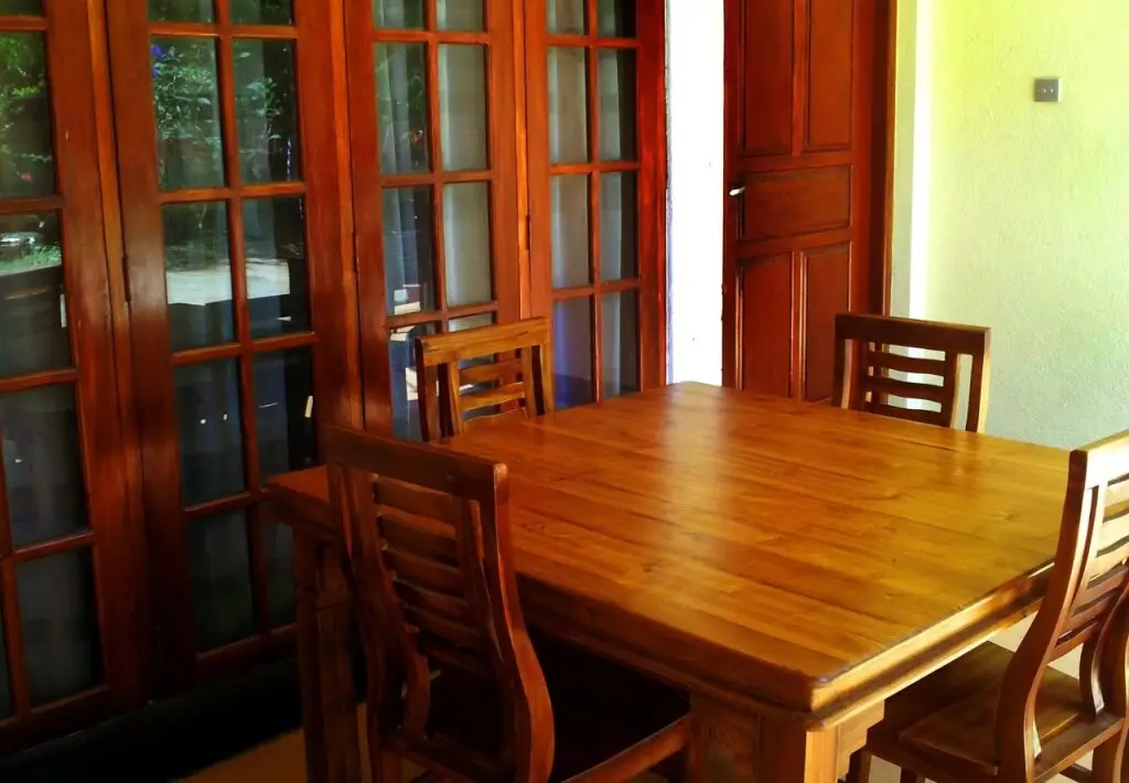 Берувела: Tony Guest House