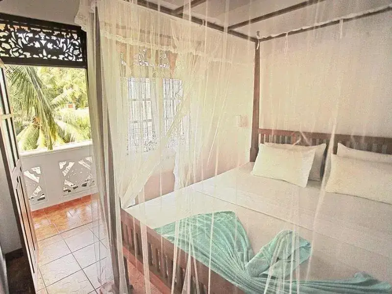 Унаватуна: Jaya inn