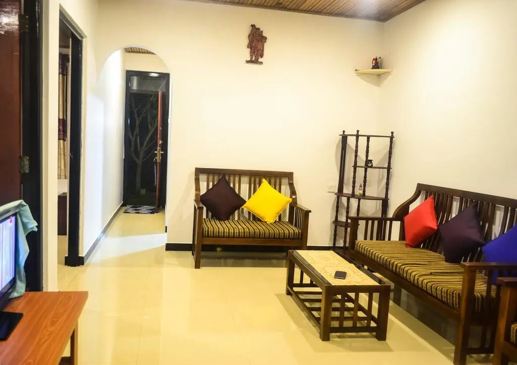 Yoho Hikkaduwa Beach House — фото 1