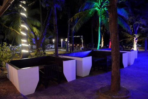 Аругам-Бэй: Tsunami Beach Hotel