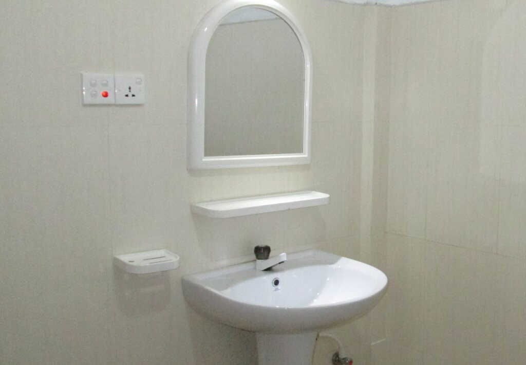 Полоннарува: Leesha Tourist Home