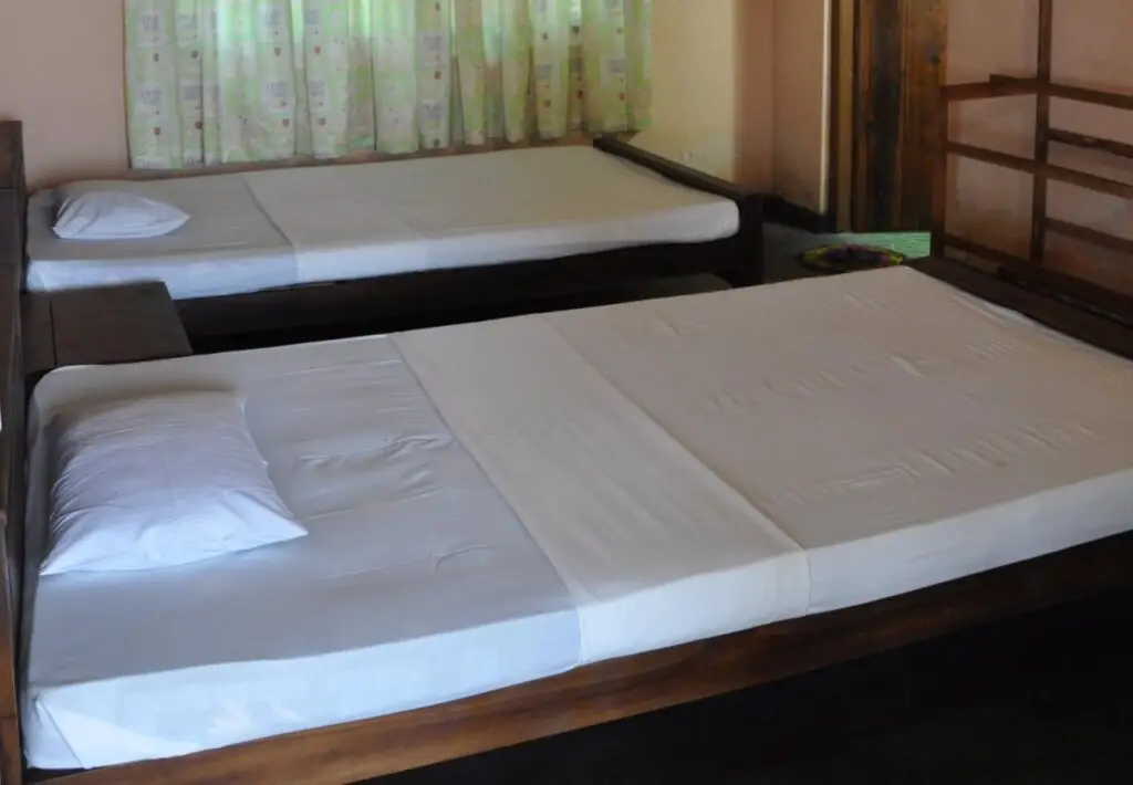 Полоннарува: Leesha Tourist Home