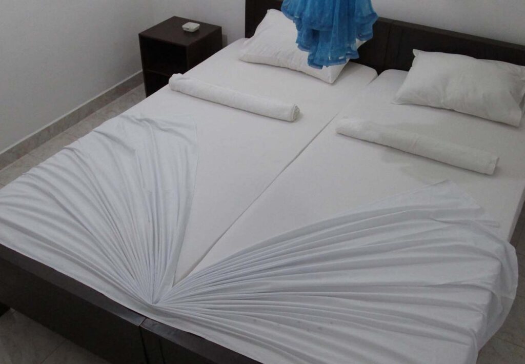 Анурадхапура: Travel Lodge Lake View Tourist Resort