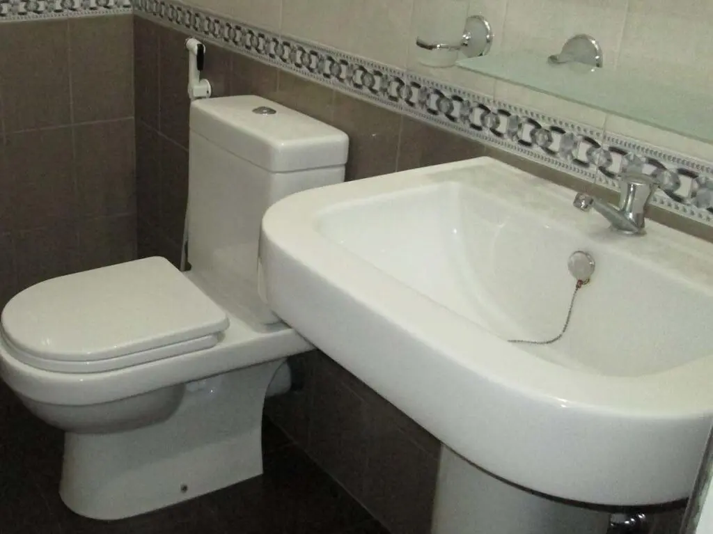 Анурадхапура: Travel Lodge Lake View Tourist Resort