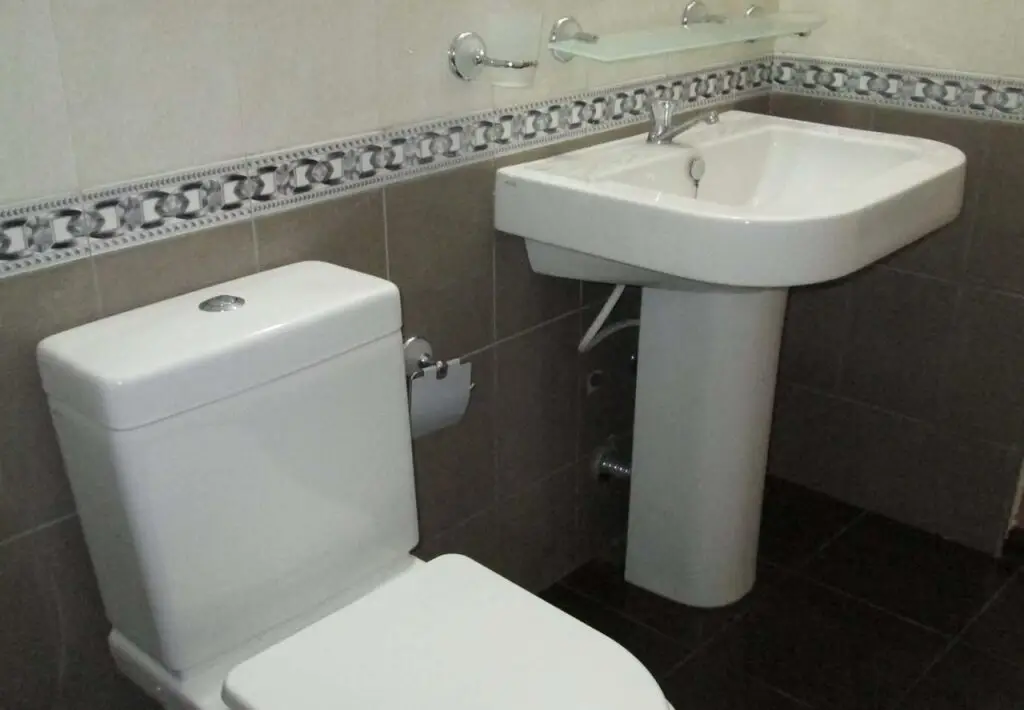 Анурадхапура: Travel Lodge Lake View Tourist Resort
