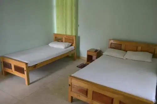 Калкудах: Gnanam Holiday Inn