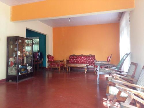 Курунегала: Pinnawala home stay