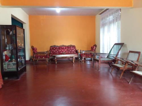 Курунегала: Pinnawala home stay