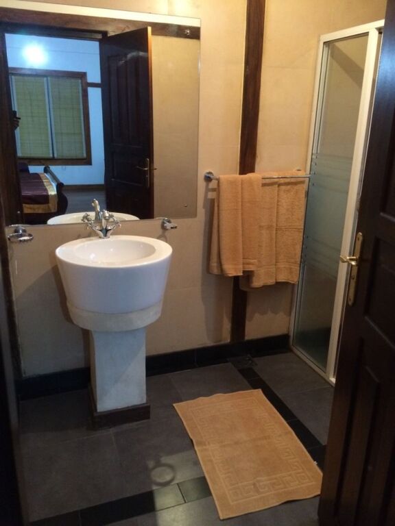 Нувара-Элия: Lu Chalet