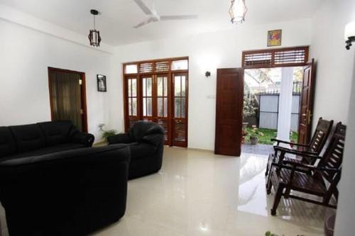 Хиккадува: Residence Chanty