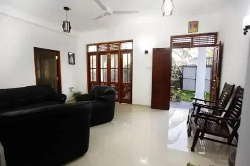 Хиккадува: Residence Chanty