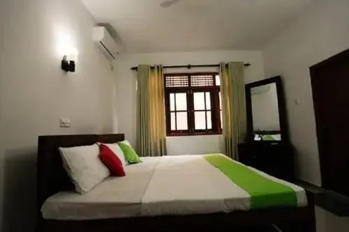 Хиккадува: Residence Chanty
