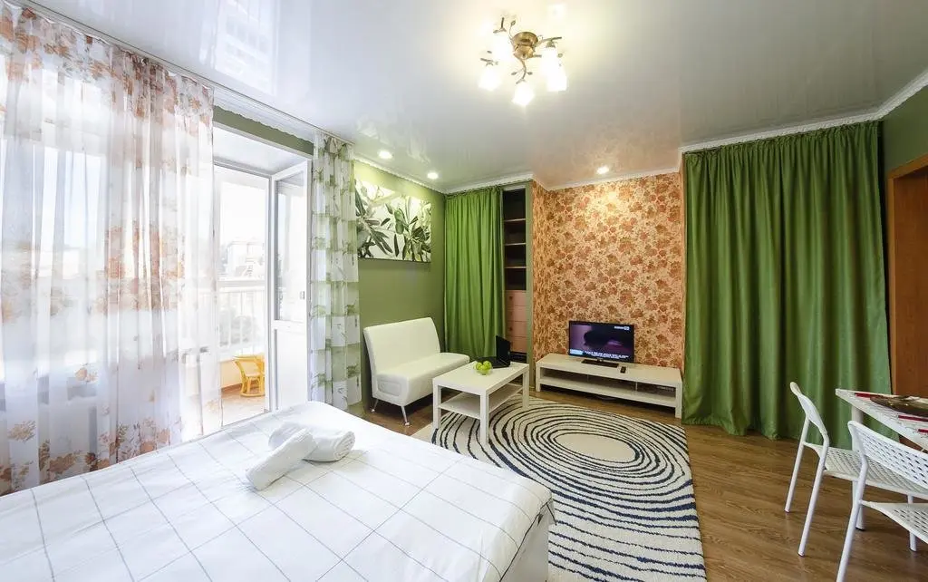 Томск: Studio Moskovskiy trakt 83