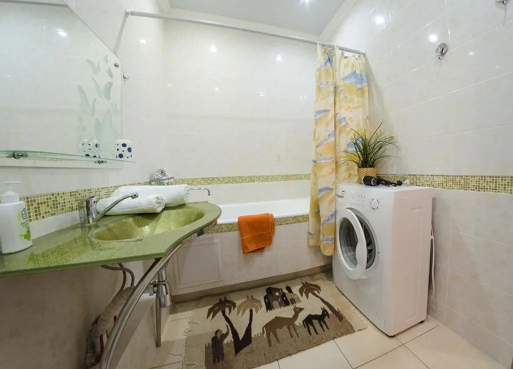 Томск: Studio Moskovskiy trakt 83