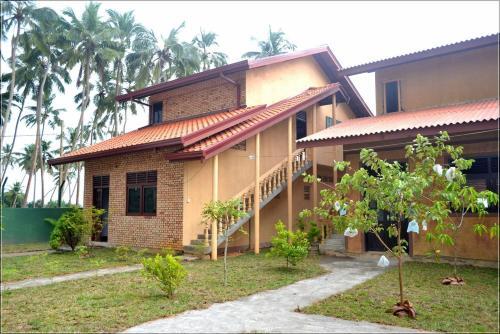 Ваддува: Claremont Lanka