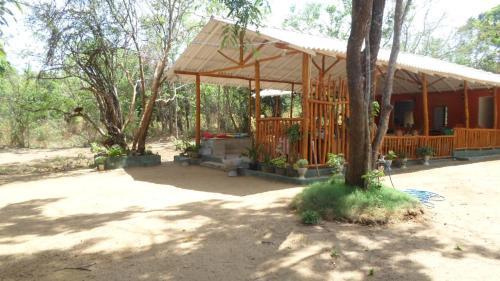 Инамальюва: Wild Flower Resort
