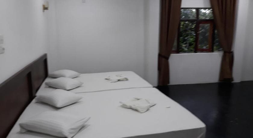 Келания: The Kingston hotel