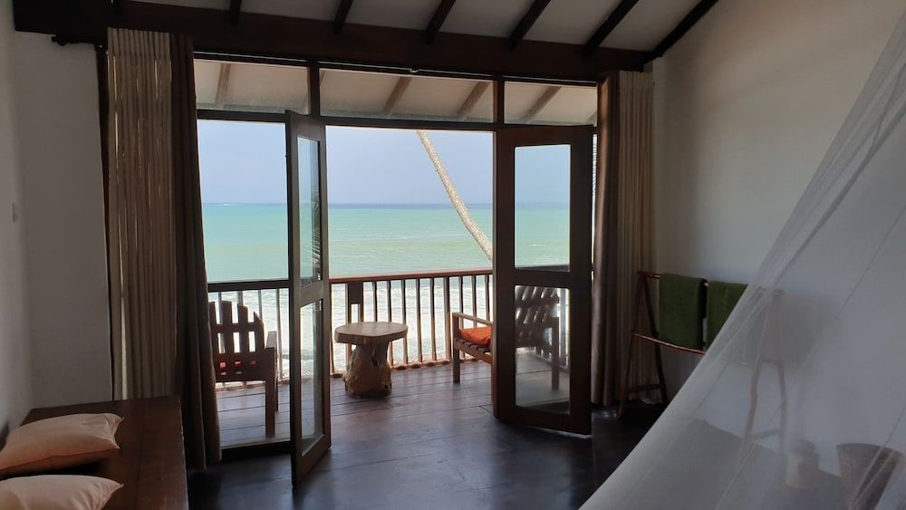 Мараколлия: Sandy Cabanas Beach Resort