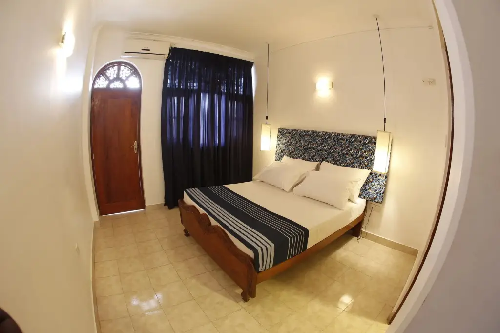 Негомбо: C Negombo
