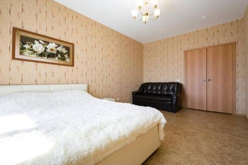Псков: Apartment Izhorskogo Batalyona 11