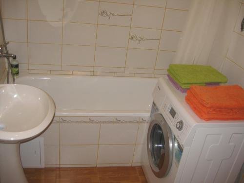 Псков: Apartment Izhorskogo Batalyona 11