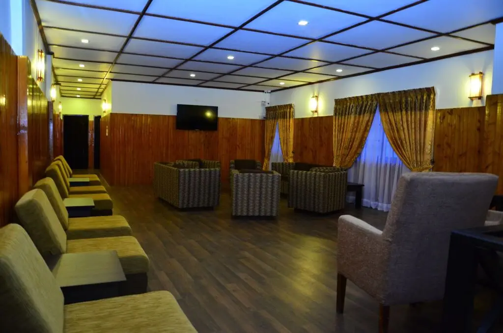 Нувара-Элия: Hotels JoJos