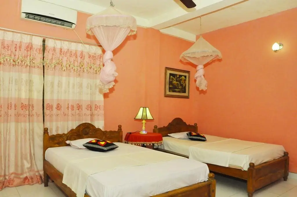 Удавалаве: Ajith Rooms and Safari Jeep