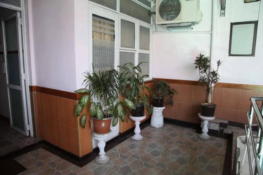 Коломбо: Brighten  Hotels