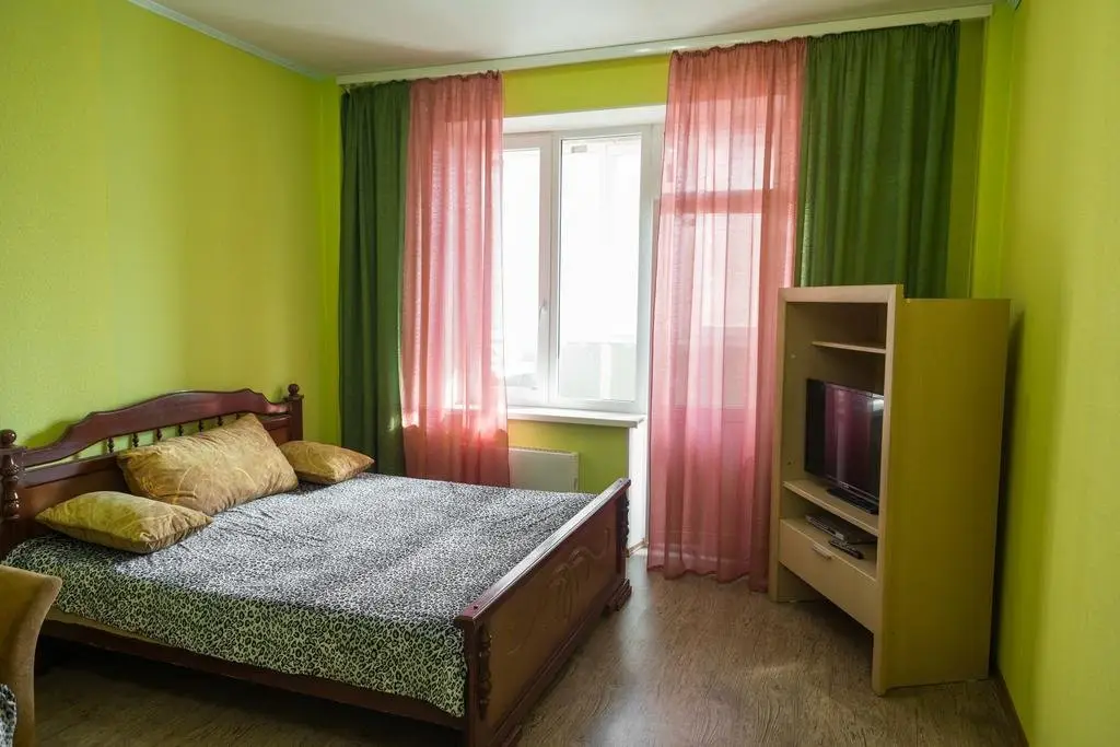 Псков: Pskov City Mikhailovskaia 1 Flat