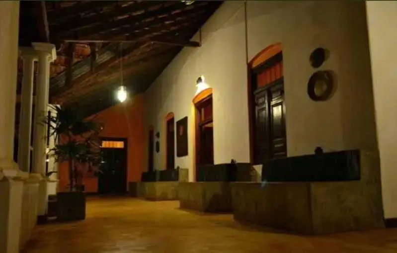 Чуннакам: The Margosa Villa