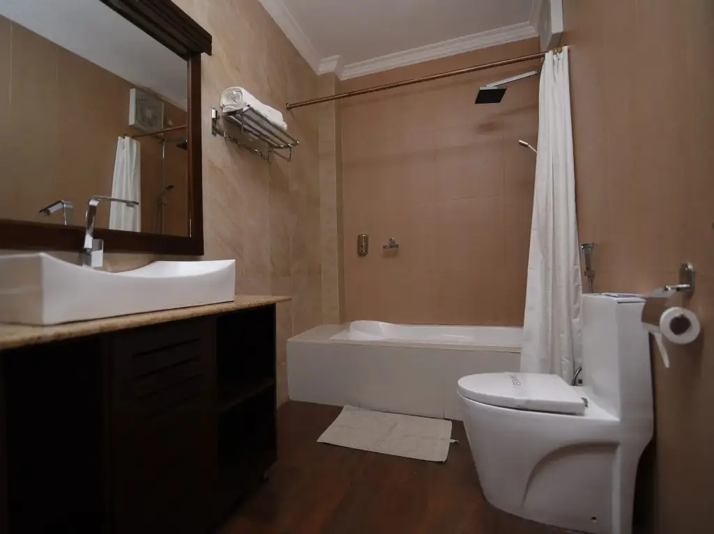 Канди: Galaxy City Hotel