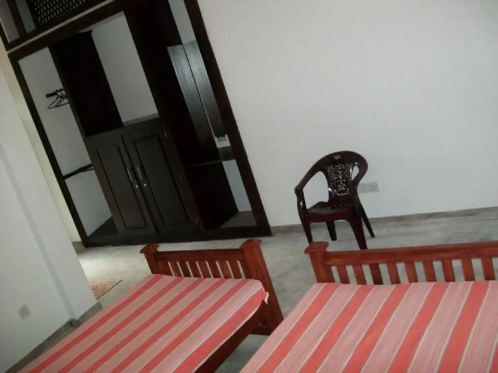 Катарагама: Dinaka Rest
