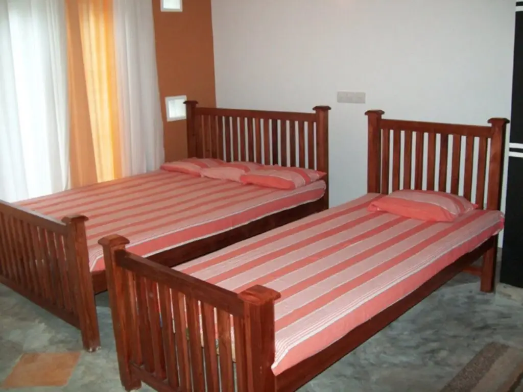 Катарагама: Dinaka Rest