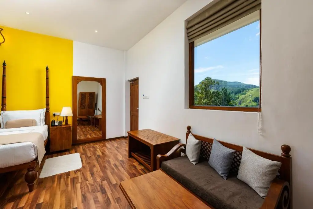 Элла: Morning Dew Hotel
