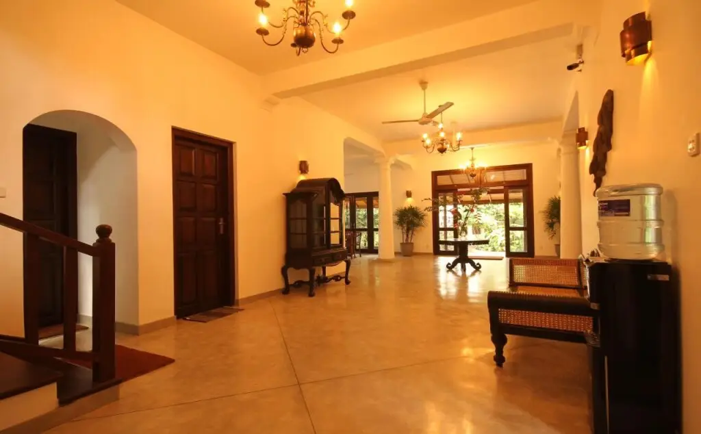 Kingfisher Hotel — фото 1