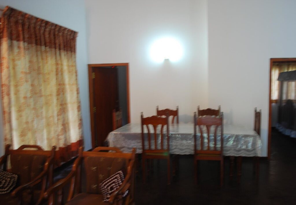 Галле: Bird Villa