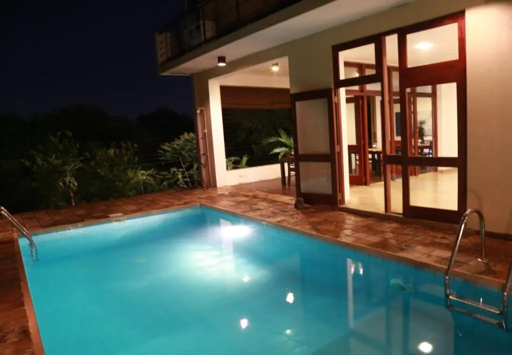 Келания: 8 Plus Villa