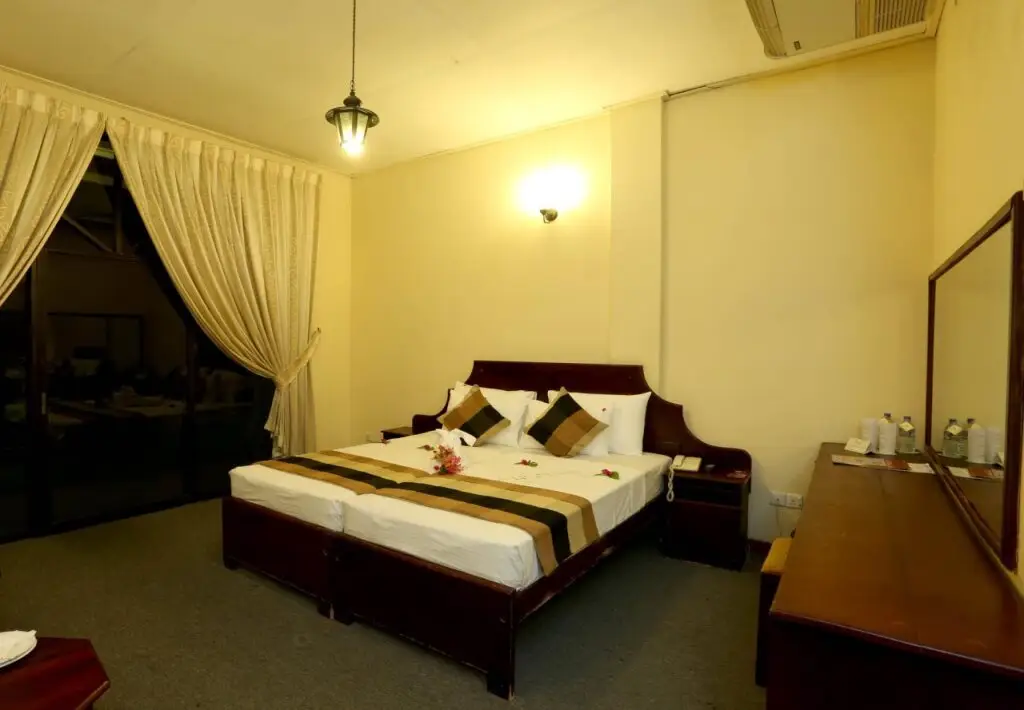 Kandyan Reach Hotel — фото 1