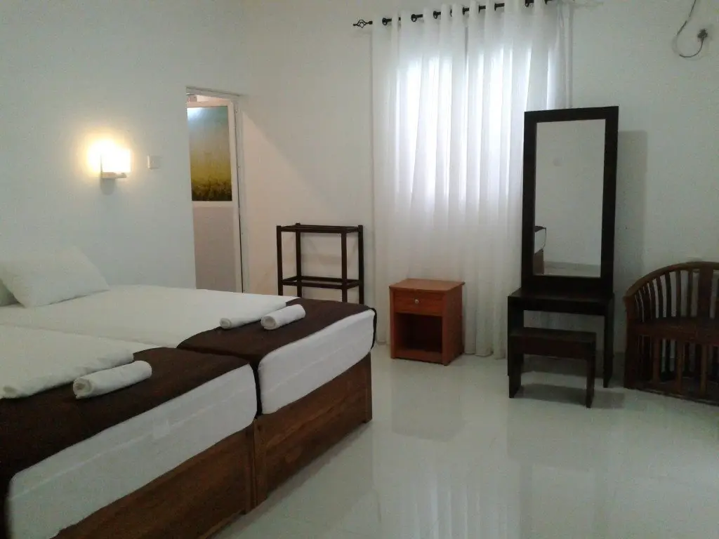 Полоннарува: Canel Park Hotel