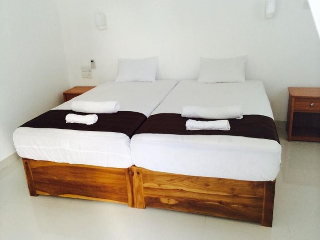 Полоннарува: Canel Park Hotel