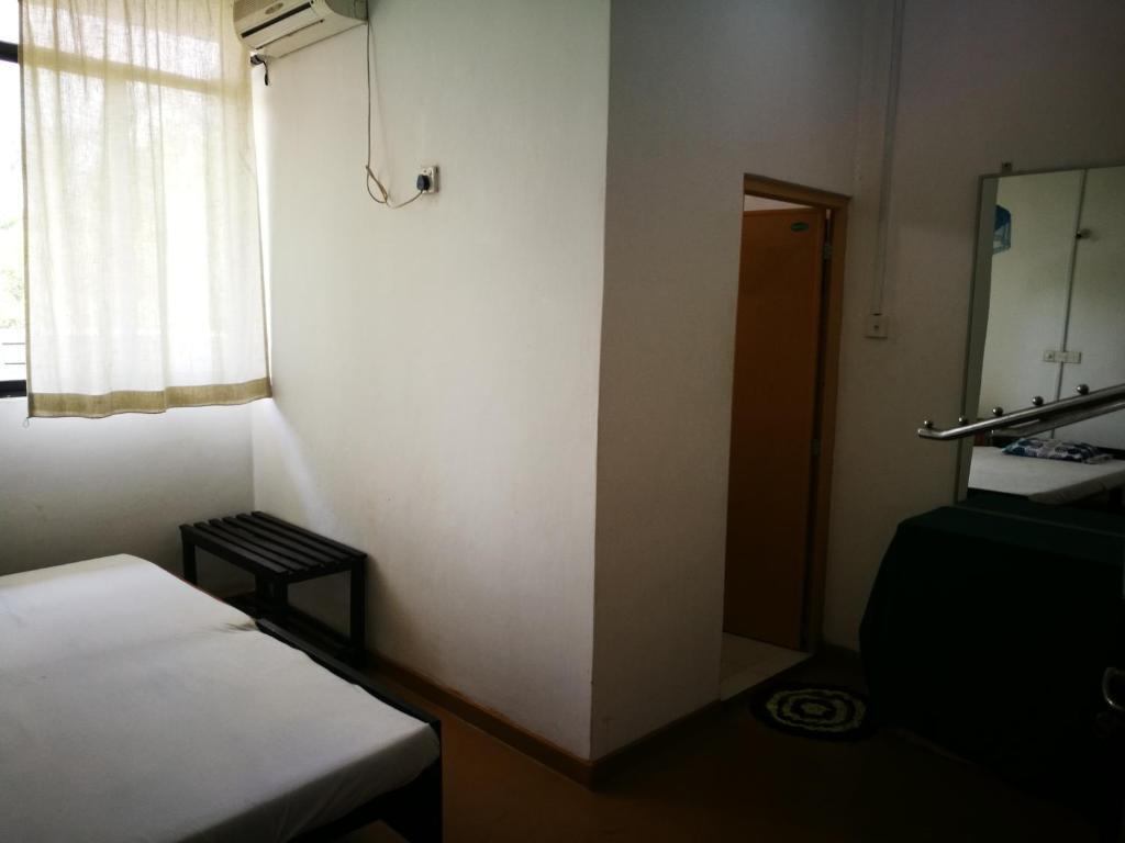 Анурадхапура: Lake Wave Hotel