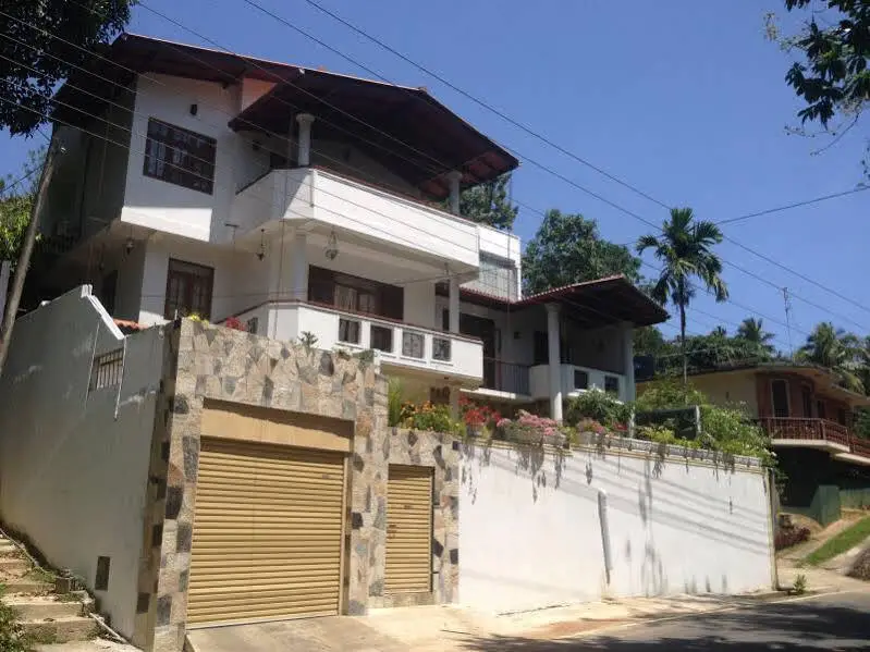 Канди: Villa Royce