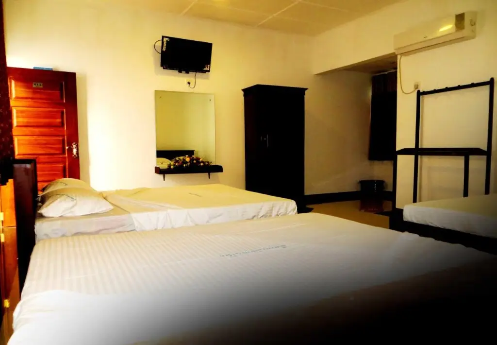 Катарагама: Sunsung Chiththa Holiday Resort