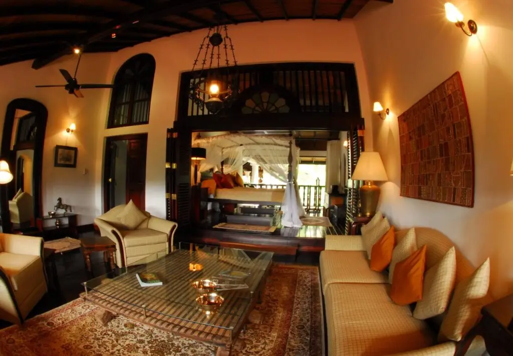 Канди: Clingendael Hotel