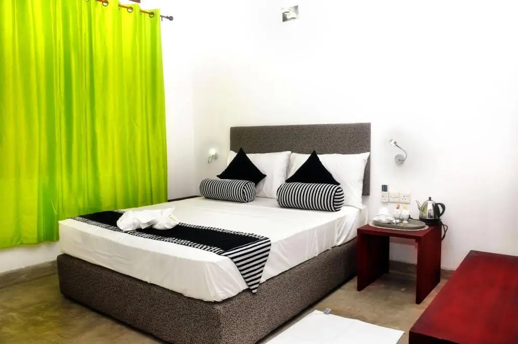 Канди: Aaranya Residencies