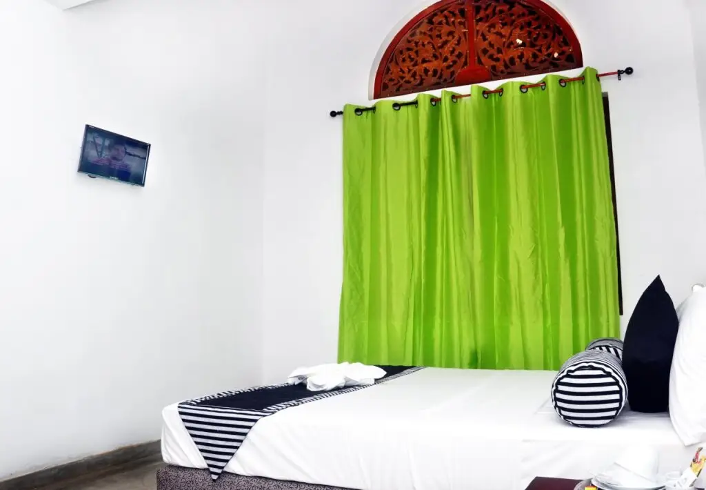 Канди: Aaranya Residencies
