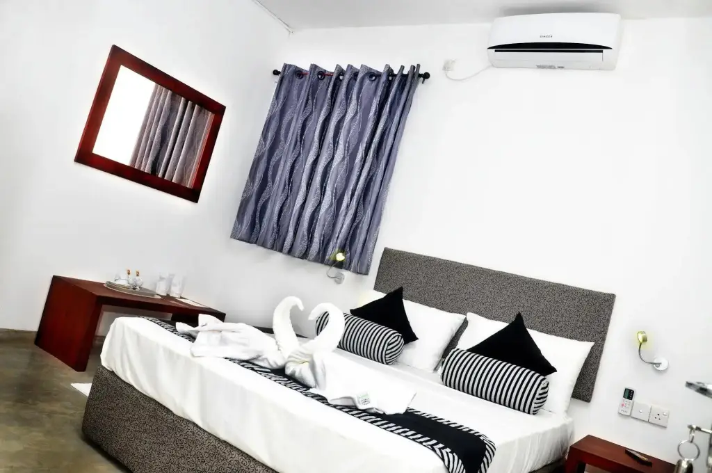 Канди: Aaranya Residencies