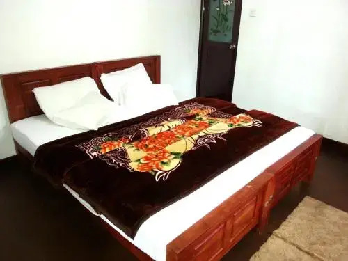 Нувара-Элия: Lassana Villa