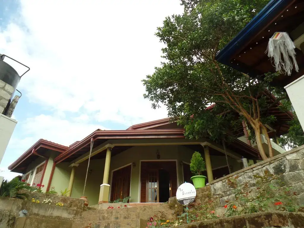 Бандаравела: Mountains Edge Holiday Inn & Family Bungalow